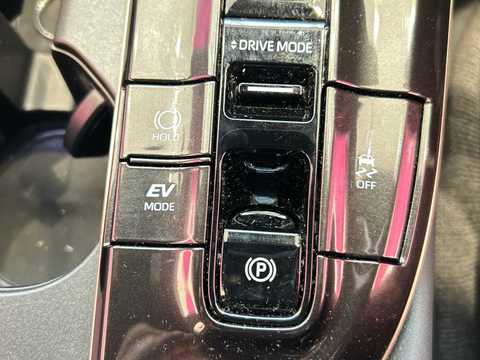 カタログ画像：クラウンクロスオーバー （CROWN CROSSOVER） Ｇ 2024年4月 6AA-AZSH35 2500cc プレシャスホワイトパールorブラック×プレシャスホワイトパール 燃費22.4km / l 内装