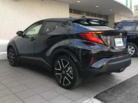 カタログ画像：Ｃ－ＨＲ （C-HR） Ｓ ＧＲスポーツ 2019年10月 6AA-ZYX11 1800cc ブラックマイカ 燃費25.0km / l バック