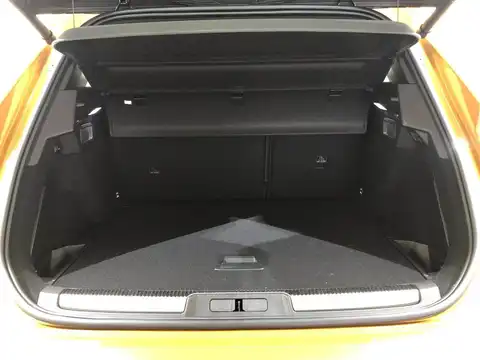 カタログ画像：ＤＳ７クロスバック （DS7 CROSSBACK） グランシック ブルーＨＤｉ 2019年10月 LDA-X74AH01 2000cc オル ビザンタン 燃費16.4km / l 内装