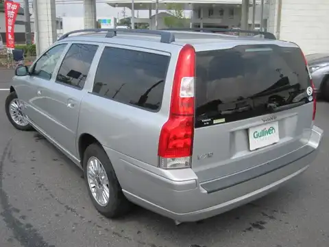 カタログ画像：Ｖ７０ （V70） ベースグレード 2006年10月 CBA-SB5244W 2400cc 燃費9.6km / l バック