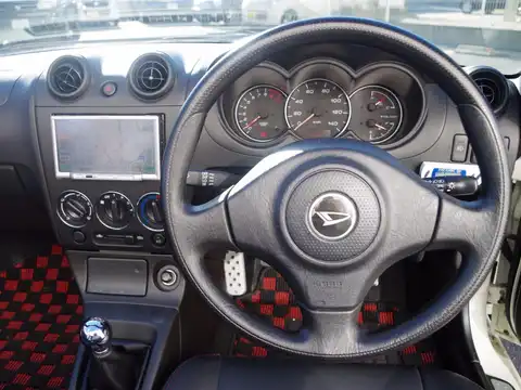 カタログ画像：コペン （COPEN） １０ｔｈアニバーサリーエディション 2012年4月 ABA-L880K 660cc ＤＣ・ブライトシルバーメタリック 燃費15.2km / l 内装