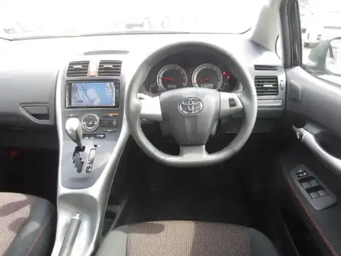 カタログ画像：オーリス （AURIS） １５０Ｘ Ｓパッケージ 2010年10月 DBA-NZE154H 1500cc ブラックマイカ 燃費15.4km / l 内装