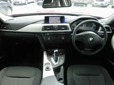 カタログ画像：３シリーズ （3 SERIES） ３２０ｉ 2013年8月 DBA-3B20 2000cc メルボルン・レッド 燃費16.6km / l 内装