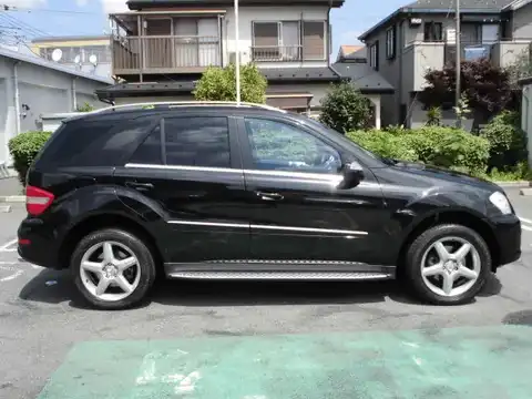 カタログ画像：Ｍクラス （M-CLASS） ＭＬ３５０ ４マチック ＡＭＧスポーツリミテッド 2009年5月 DBA-164186 3500cc オブシディアンブラック（Ｍ） 燃費7.9km / l 外装