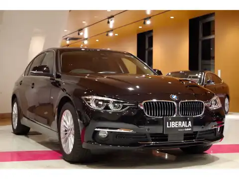 カタログ画像：３シリーズ （3 SERIES） ３２０ｉ ｘＤｒｉｖｅ ラグジュアリー 2016年5月 DBA-8A20 2000cc ブラック・サファイア 燃費14.9km / l メイン（その他）