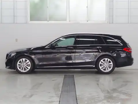 カタログ画像：Ｃクラスステーションワゴン （C-CLASS STATIONWAGON） Ｃ２２０ｄ ステーションワゴン アバンギャルド 2019年1月 LDA-205214C 2000cc オブシディアンブラック（Ｍ） 燃費18.9km / l 外装