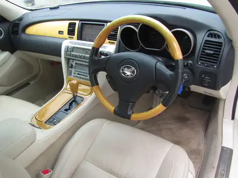 カタログ画像：ソアラ （SOARER） ４３０ＳＣＶ 2004年5月 CBA-UZZ40 4300cc ホワイトパールクリスタルシャイン 燃費8.5km / l タイヤ