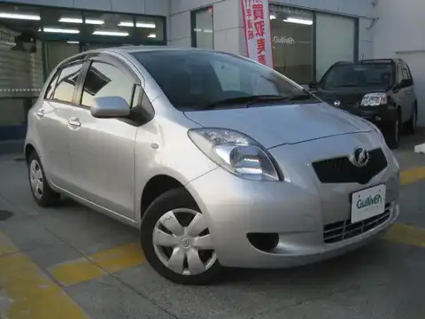 カタログ画像：ヴィッツ （VITZ） Ｆ アドバンスドエディション 2007年1月 DBA-SCP90 1300cc シルバーマイカメタリックorミディアムシルバーメタリック 燃費19.6km / l メイン（その他）