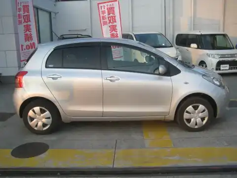 カタログ画像：ヴィッツ （VITZ） Ｆ アドバンスドエディション 2007年1月 CBA-NCP95 1300cc シルバーマイカメタリックorミディアムシルバーメタリック 燃費16.0km / l 外装