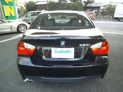 カタログ画像：３シリーズ （3 SERIES） ３２０ｉ Ｍスポーツ プラス 2008年10月 ABA-VA20 2000cc ブラック・サファイア（メタリック・カラー） 燃費12.0km / l バック