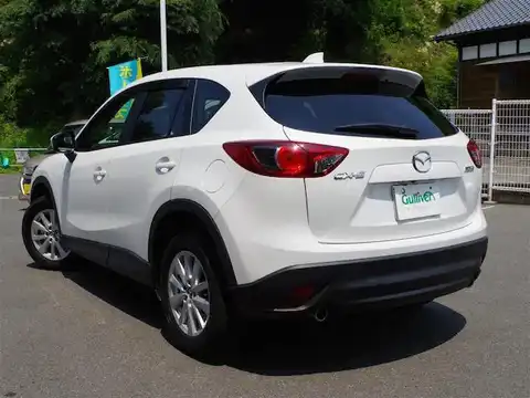 カタログ画像：ＣＸ－５ （CX-5） ２０Ｓ 2013年10月 DBA-KEEFW 2000cc クリスタルホワイトパールマイカ 燃費16.4km / l バック