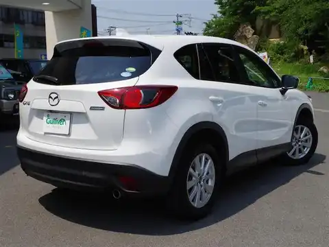 カタログ画像：ＣＸ－５ （CX-5） ２０Ｓ 2013年10月 DBA-KEEFW 2000cc クリスタルホワイトパールマイカ 燃費16.4km / l バック