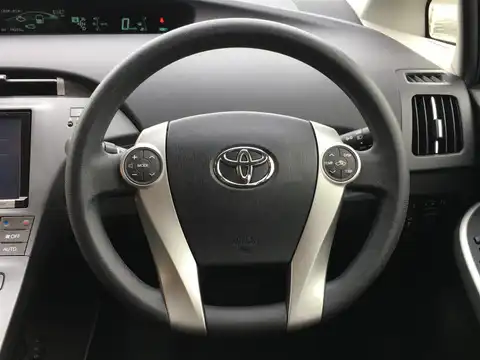 カタログ画像：プリウスＰＨＶ （PRIUS PHV） Ｌ 2013年9月 DLA-ZVW35 1800cc トゥルーブルーマイカメタリック 燃費31.6km / l 内装