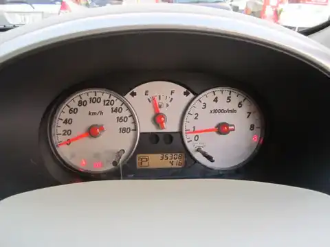 カタログ画像：マーチ （MARCH） １５Ｇ 2008年5月 DBA-YK12 1500cc フランボワーズレッド（２Ｐ） 燃費19.8km / l 内装