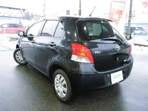 カタログ画像：ヴィッツ （VITZ） Ｆ インテリジェントパッケージ 2007年8月 DBA-KSP90 1000cc ブラックマイカ 燃費24.5km / l バック