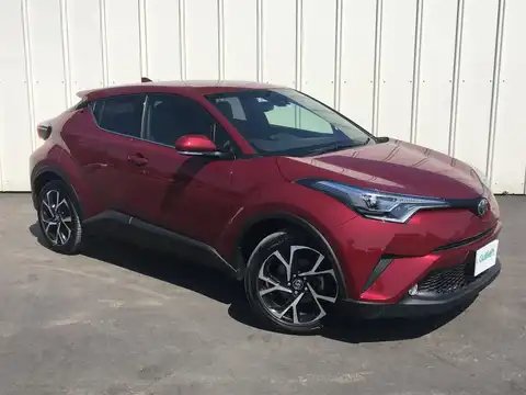 カタログ画像：Ｃ－ＨＲ （C-HR） Ｇ－Ｔ 2018年5月 DBA-NGX10 1200cc センシュアルレッドマイカorブラック×センシュアルレッドマイカ 燃費16.4km / l メイン（その他）