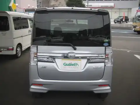 カタログ画像：タント （TANTO） カスタムＲＳ ＳＡ 2013年10月 DBA-LA600S 660cc ブライトシルバーメタリック 燃費26.0km / l バック