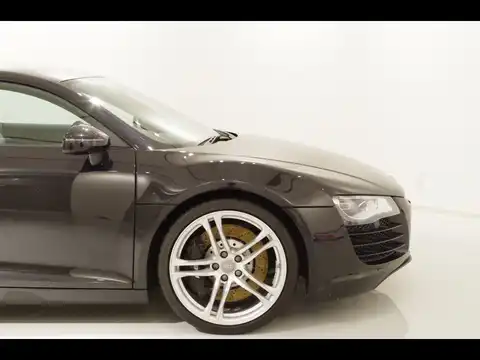 カタログ画像：Ｒ８ （R8） ４．２ＦＳＩクワトロ 2014年8月 ABA-42CNDF 4200cc ミトスブラックメタリックorパンサーブラッククリスタルエフェクト 外装