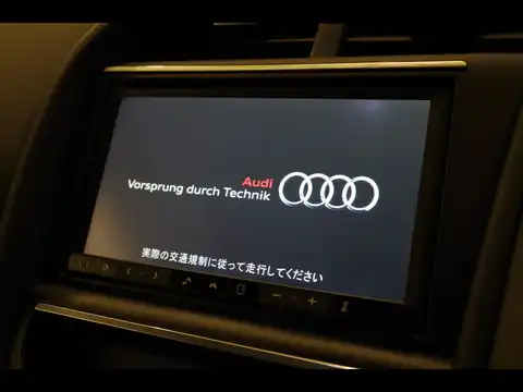 カタログ画像：Ｒ８ （R8） ４．２ＦＳＩクワトロ 2015年1月 ABA-42CNDF 4200cc ミトスブラックメタリックorパンサーブラッククリスタルエフェクト 内装