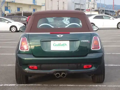 カタログ画像：ＭＩＮＩ （MINI） クーパーＳ コンバーチブル 2009年4月 ABA-MS16 1600cc ブリティッシュ・レーシング・グリーン（メタリック） 燃費12.6km / l バック