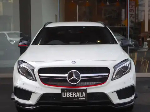 カタログ画像：ＧＬＡクラス （GLA-CLASS） ＧＬＡ４５ ＡＭＧ ４マチック エディション１ 2014年5月 CBA-156952 2000cc カルサイトホワイト（Ｓ） 燃費13.2km / l フロント