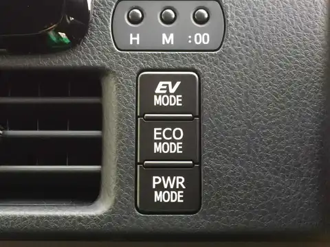 カタログ画像：エスクァイア （ESQUIRE） ハイブリッドＧｉ プレミアムパッケージ 2019年1月 DAA-ZWR80G 1800cc ホワイトパールクリスタルシャイン 燃費23.8km / l 内装