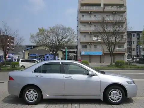 カタログ画像：アコード （ACCORD） ユーロＲ 2002年12月 LA-CL7 2000cc サテンシルバー・メタリック 燃費11.8km / l 外装