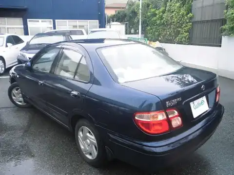 カタログ画像：ブルーバードシルフィ （BLUEBIRD SYLPHY） １５ｉ 2002年4月 TA-FG10 1500cc エクセレントブルー（Ｐ） 燃費17.6km / l バック