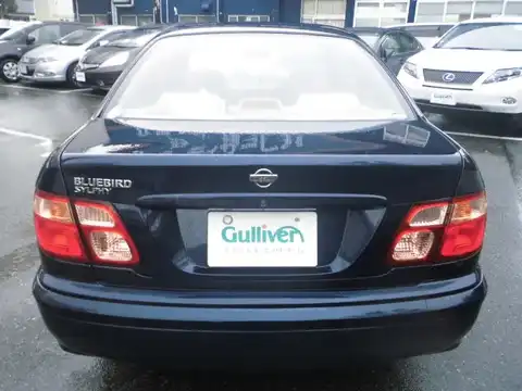 カタログ画像：ブルーバードシルフィ （BLUEBIRD SYLPHY） １５ｉ 2002年4月 TA-FG10 1500cc エクセレントブルー（Ｐ） 燃費17.6km / l バック