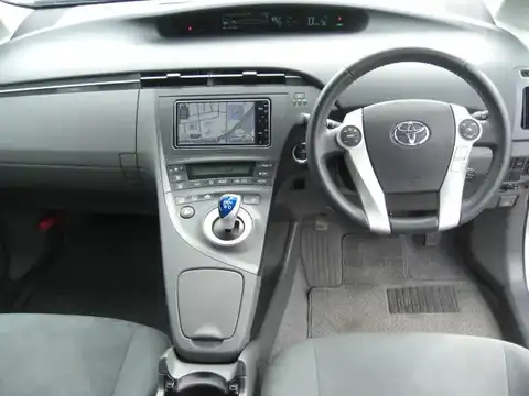 カタログ画像：プリウス （PRIUS） Ｇツーリングセレクション 2009年5月 DAA-ZVW30 1800cc シルバーメタリックorアイスバーグシルバーマイカメタリック 燃費35.5km / l 内装