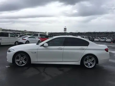 カタログ画像：５シリーズ （5 SERIES） ５２３ｉエクスクルーシブスポーツ 2013年4月 DBA-XG20 2000cc アルピン・ホワイトⅢ 燃費14.2km / l 外装