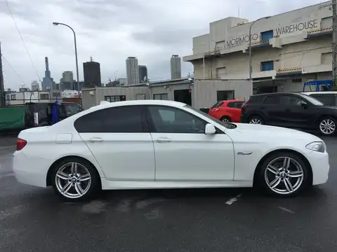 カタログ画像：５シリーズ （5 SERIES） ５２３ｉエクスクルーシブスポーツ 2013年4月 DBA-XG20 2000cc アルピン・ホワイトⅢ 燃費14.2km / l 外装