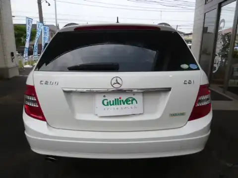 カタログ画像：Ｃクラスステーションワゴン （C-CLASS STATIONWAGON） Ｃ２００ ＣＧＩブルーエフィシェンシー ステーションワゴン エレガンス 2010年2月 DBA-204248 1800cc カルサイトホワイト 燃費11.6km / l バック