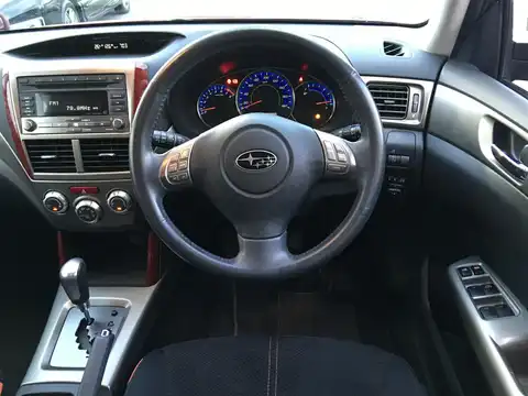 カタログ画像：フォレスター （FORESTER） ２．０ＸＳ 2007年12月 DBA-SH5 2000cc カメリアレッド・パール 燃費14.0km / l 内装