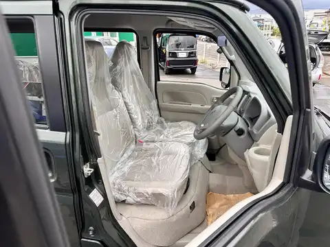 カタログ画像：エブリイワゴン （EVERY WAGON） ＰＺターボスペシャル 標準ルーフ 2024年2月 3BA-DA17W 660cc ブルーイッシュブラックパール３ 燃費15.1km / l 内装