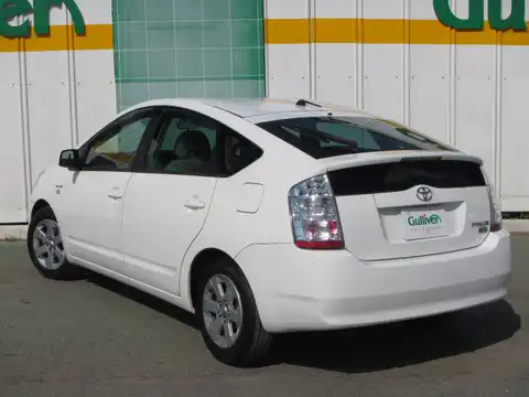 カタログ画像：プリウス （PRIUS） Ｓ 2008年9月 DAA-NHW20 1500cc ホワイトパールクリスタルシャイン 燃費35.5km / l バック