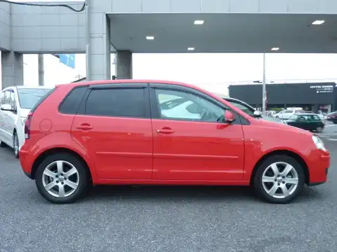 カタログ画像：ポロ （POLO） １．６ スポーツライン 2006年9月 GH-9NBTS 1600cc フラッシュレッド 燃費14.6km / l 外装