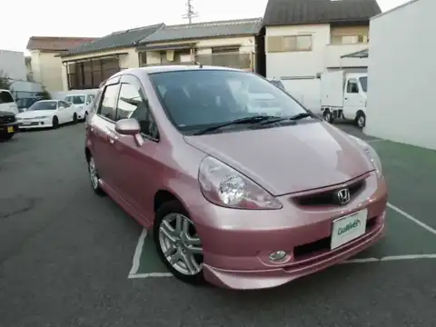 カタログ画像：フィット （FIT） １．５Ｔ 2002年9月 LA-GD3 1500cc アイリスレッドパール 燃費20.0km / l メイン（その他）