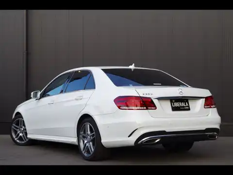 カタログ画像：Ｅクラス （E-CLASS） Ｅ２５０ アバンギャルド 2015年4月 RBA-212036C 2000cc ポーラーホワイト（Ｓ） 燃費15.5km / l バック