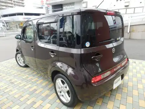 カタログ画像：キューブ （CUBE） １５Ｇ 2010年11月 DBA-Z12 1500cc ビターショコラ（Ｐ） 燃費17.2km / l バック