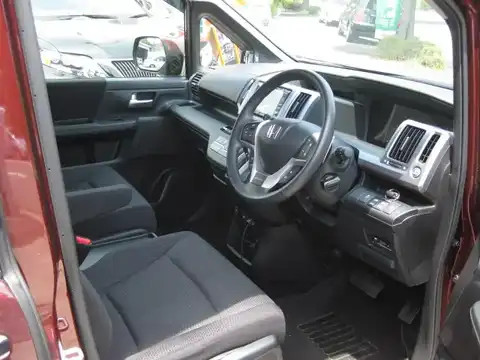 カタログ画像：ステップワゴンスパーダ （STEPWAGON SPADA） Ｚ インターナビセレクション 2012年6月 DBA-RK6 2000cc クリムゾン・パール 燃費13.6km / l 内装