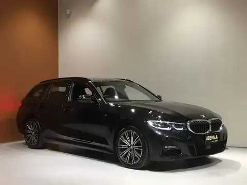 カタログ画像：３シリーズ （3 SERIES） ３２０ｄ ｘＤｒｉｖｅツーリング Ｍスポーツ ハイラインパッケージ 2019年11月 3DA-6L20 2000cc ブラック・サファイア（メタリックカラー） 燃費14.6km / l メイン