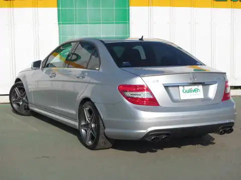 カタログ画像：Ｃクラス （C-CLASS） Ｃ６３ ＡＭＧ 2008年7月 CBA-204077 6300cc キューバナイトシルバー（Ｍ）orイリジウムシルバー（Ｍ） 燃費6.1km / l バック