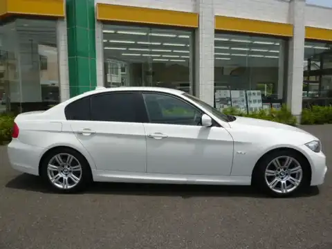 カタログ画像：３シリーズ （3 SERIES） ３２０ｉ Ｍスポーツ プラス 2008年10月 ABA-VA20 2000cc アルピン・ホワイトⅢ（ソリッド・カラー） 燃費12.0km / l 外装