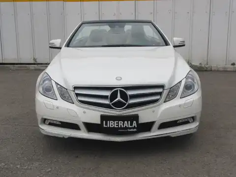 カタログ画像：Ｅクラス （E-CLASS） Ｅ３５０ カブリオレ 2010年4月 DBA-207456 3500cc カルサイトホワイト（Ｓ） 燃費9.1km / l フロント