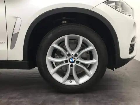 カタログ画像：Ｘ６ （X6） ｘＤｒｉｖｅ ３５ｉ 2018年1月 DBA-KU30S 3000cc ミネラル・ホワイト（メタリック・カラー） 燃費10.3km / l タイヤ