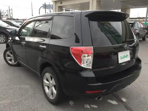 カタログ画像：フォレスター （FORESTER） ２．０ＸＴ 2007年12月 CBA-SH5 2000cc オブシディアンブラック・パール 燃費13.0km / l バック