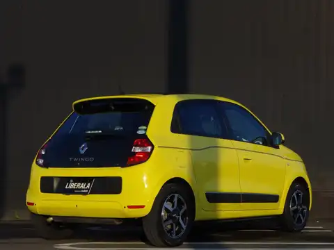 カタログ画像：トゥインゴ （TWINGO） インテンス キャンバストップ 2016年9月 DBA-AHH4B 900cc ジョン エクレール 燃費21.7km / l バック