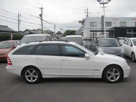 カタログ画像：Ｃクラスステーションワゴン （C-CLASS STATIONWAGON） Ｃ２３０コンプレッサー ステーションワゴン アバンギャルド 2004年6月 GH-203240 1800cc アラバスターホワイト 燃費10.8km / l 外装