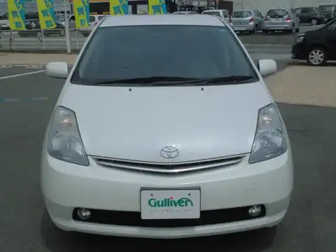 カタログ画像：プリウス （PRIUS） Ｓスタンダードパッケージ 2005年11月 DAA-NHW20 1500cc ホワイトパールクリスタルシャイン 燃費35.5km / l フロント